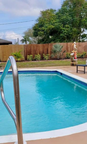 Spacious Snowbird and Staycation Spot